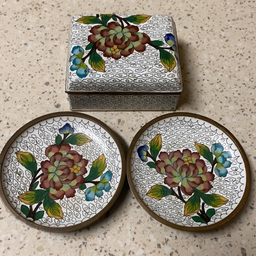 Set of 3 Vintage floral motif white Cloisonnés
